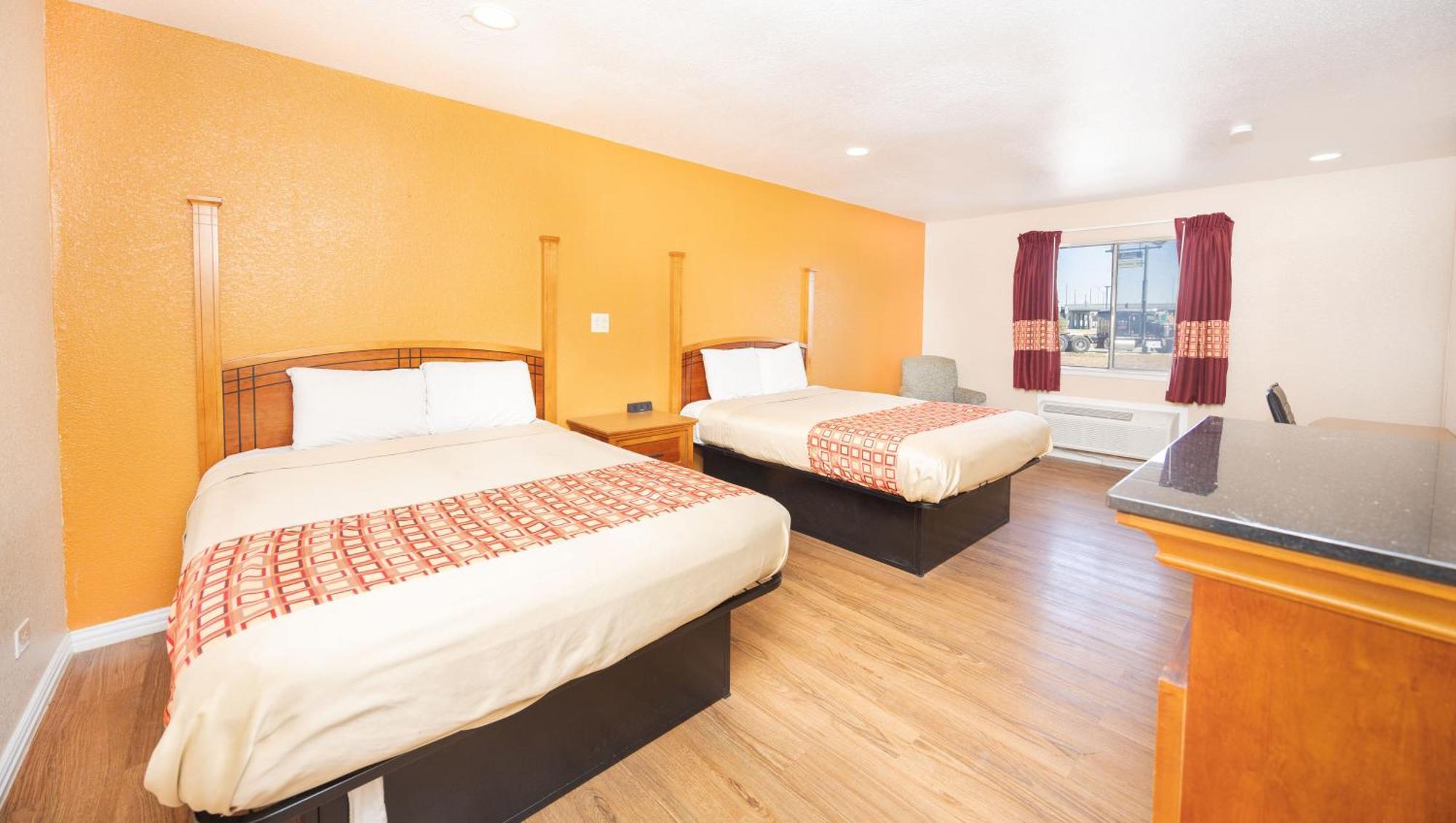 Regency Inn Hondo Экстерьер фото
