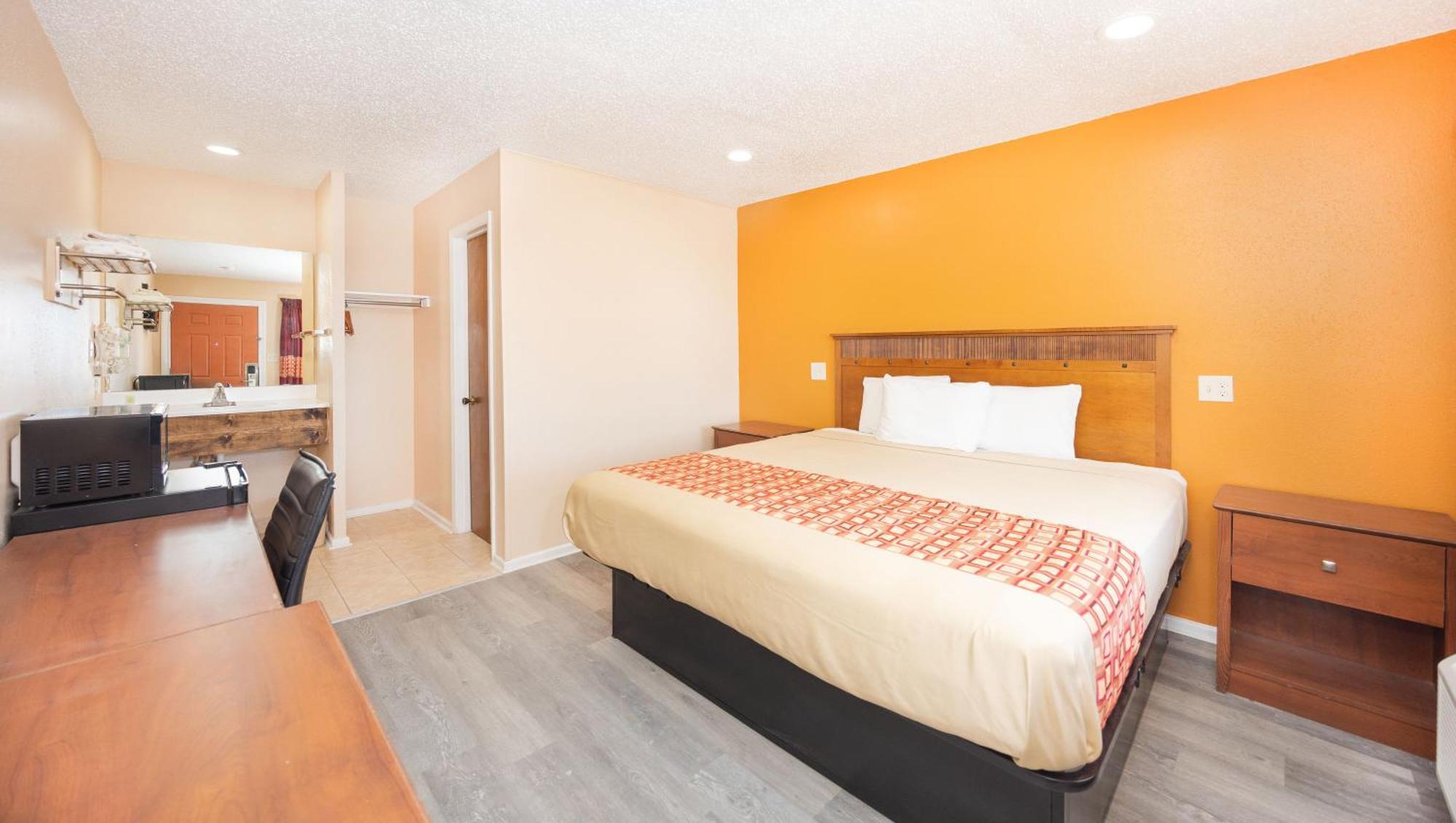 Regency Inn Hondo Экстерьер фото